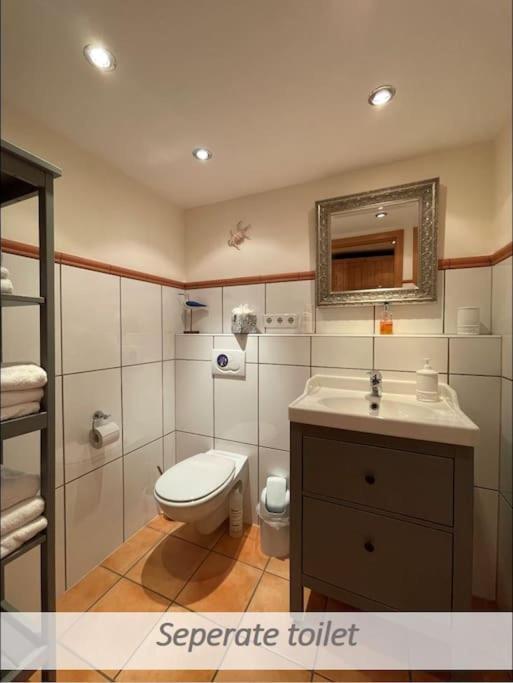 Souterrain-Apartment Mit Privater Sauna Duisburg Luaran gambar